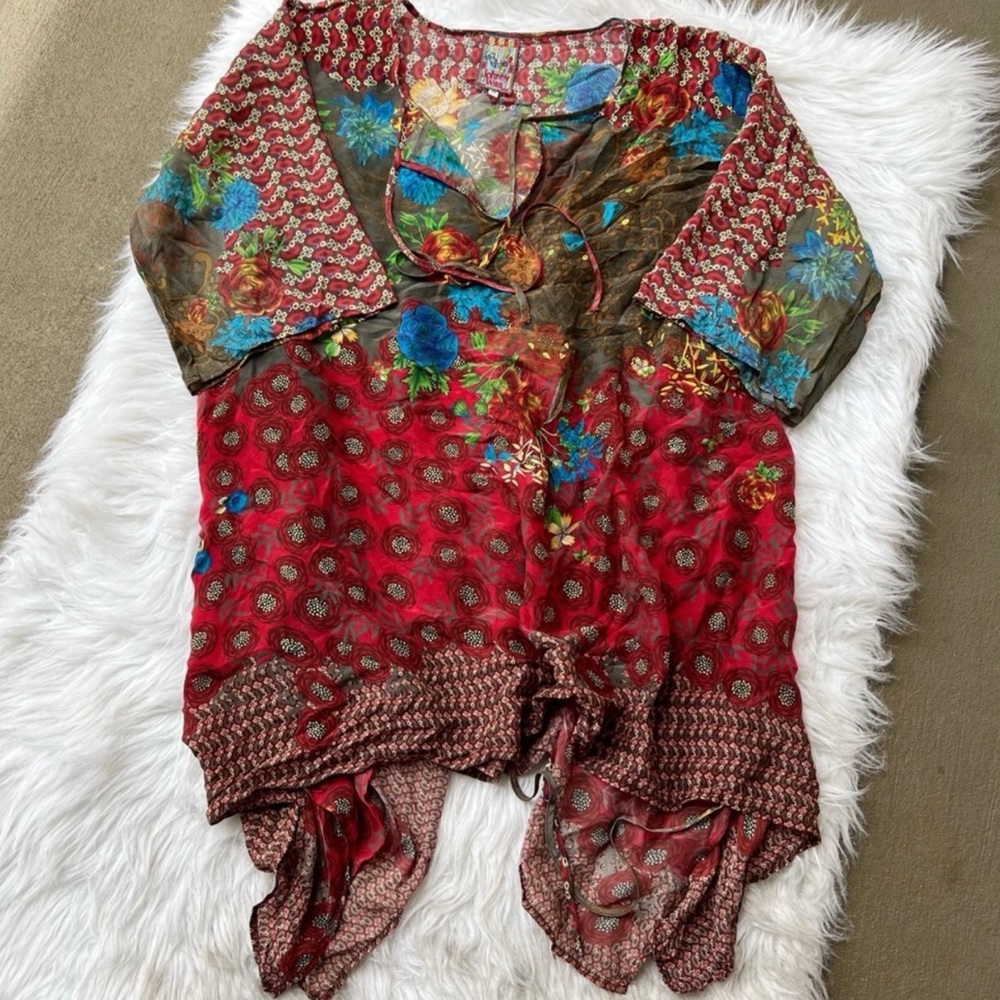 Johnny Was - Floral V Neck Tunic. Medium.